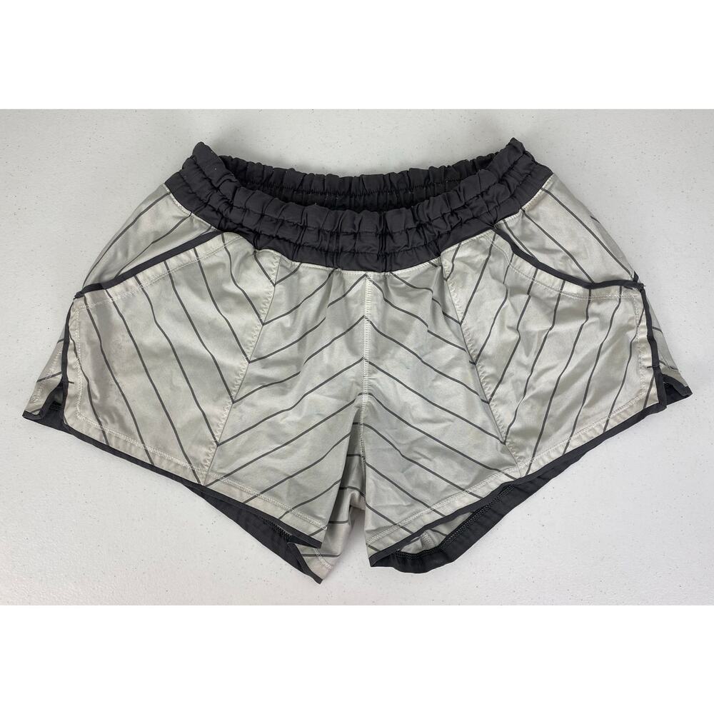 Women Lululemon Shake & Break stripe athletic performance running shorts 4